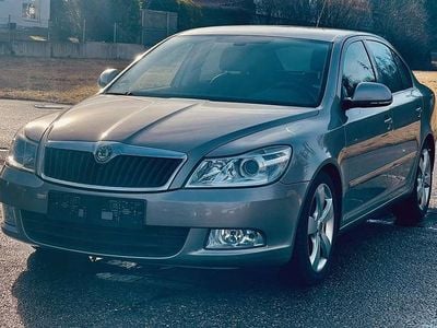 Gebraucht Skoda Octavia Elegance 160 PS (117 kW) 2010 Cappuccinobeige metallic Limousine