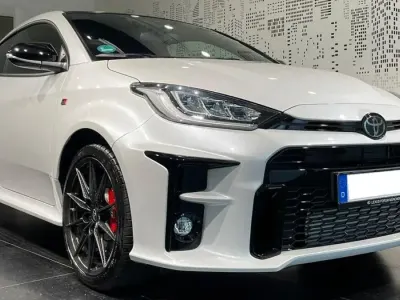 Gebraucht Toyota Yaris Edition 261 PS (191 kW) 2024 Platinumweiß perleffekt Kleinwagen