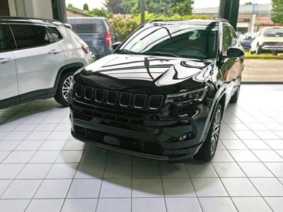 Neu Jeep Compass Summit 131 PS (96 kW) 2025 Schwarz SUV