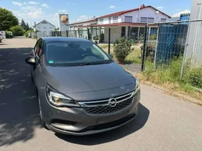 Gebraucht Opel Astra Edition 105 PS (77 kW) 2017 Plat.anthr./rogrey/0j:silbergr Kleinwagen
