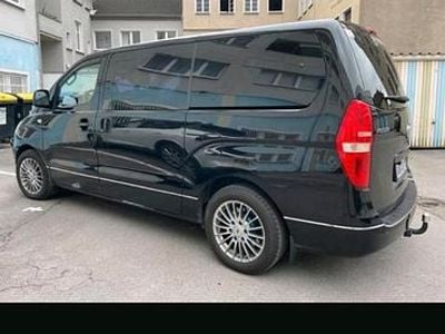 Schwarz Gebraucht 2011 Hyundai H-1 Van / Kleinbus | 7.500 € (Etwas zu teuer)