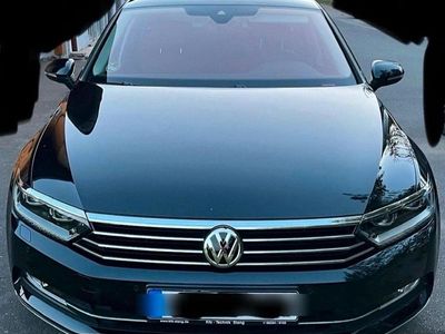 Gebraucht VW Passat Highline 150 PS (110 kW) 2015 Schwarz Kombi
