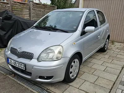 Brugt Toyota Yaris Edition 87 HK (63 kW) 2005 Grå Sedan