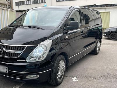 Schwarz Gebraucht 2011 Hyundai H-1 Van / Kleinbus | 8.800 €