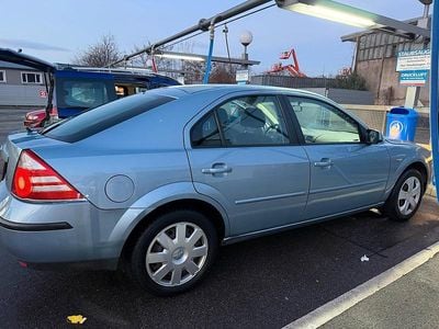 Usata Ford Mondeo 125 CV (91 kW) 2005 Blu Berlina