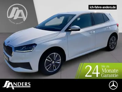 Gebraucht Skoda Fabia Tour 110 PS (80 kW) 2023 Weiß candyweiss Kleinwagen