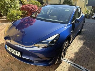 Begagnad Tesla Model 3 Standard Range 208 kW (283 HK) 2022 Blå Sedan