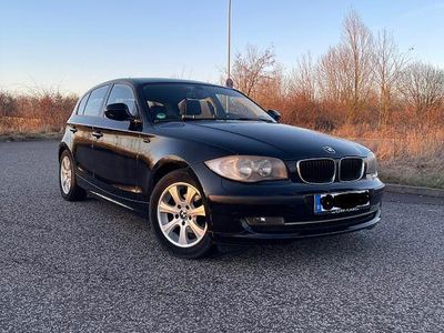 Gebraucht BMW 116 122 PS (89 kW) 2010 Schwarz Kleinwagen