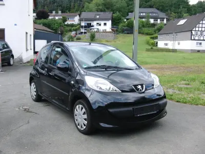 Gebraucht Peugeot 107 68 PS (50 kW) 2009 Schwarz Kleinwagen