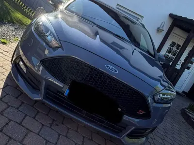 Gebraucht Ford Focus Sport 250 PS (183 kW) 2018 Grau Kombi