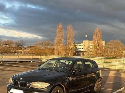 Gebraucht BMW 118 140 PS (102 kW) 2009 Schwarz Kleinwagen