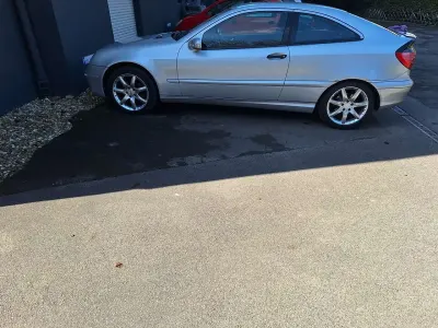Second-hand Mercedes C200