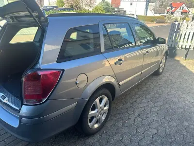 Gebraucht Opel Astra Edition+ 90 PS (66 kW) 2006 Schwarz Kombi