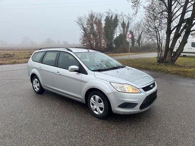Grün Gebraucht 2010 Ford Focus Kombi | 2.000 € (Fairer Preis)
