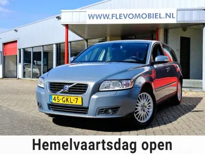 Używany Volvo V50 125 KM (91 kW) 2008 Niebieski Kombi