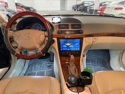 Second-hand Mercedes E320 Elegance 204 CP (150 kW) 2004 Negru Berlinǎ