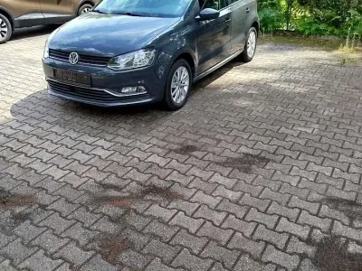 Gebraucht VW Polo Comfortline 90 PS (66 kW) 2016 Grau Kleinwagen