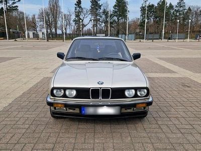 Usata BMW 318 105 CV (77 kW) 1985 Andere farben Coupé