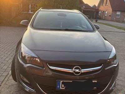 Gebraucht Opel Astra Exklusiv 165 PS (121 kW) 2015 Grau Kombi