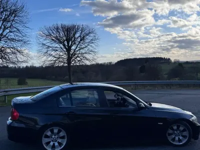 Usata BMW 325 218 CV (160 kW) 2007 Nero Berlina