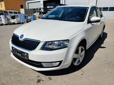 Occasion Skoda Octavia Ambition 140 ch (102 kW) 2013 Blanc Berline