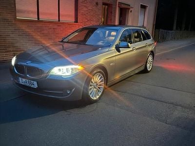 Grau Gebraucht 2012 BMW 520 Kombi | 5.600 € (Fairer Preis)