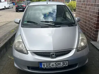 Käytetty Honda Jazz 83 HP (61 kW) 2008 Hopea Viistoperä
