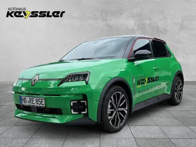 Gebraucht Renault R5 Komfort 110 kW (150 PS) 2024 Popgreen / blackpearlschwar Kleinwagen
