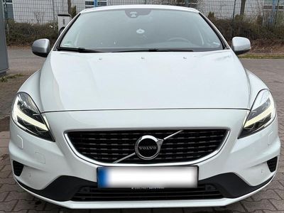 Gebraucht Volvo V40 R-Design 152 PS (111 kW) 2019 Weiß Limousine