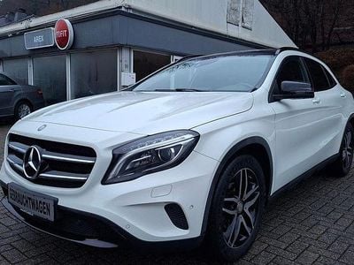 Weiß Gebraucht 2014 Mercedes GLA200 Urban SUV | 13.950 € (Fairer Preis)