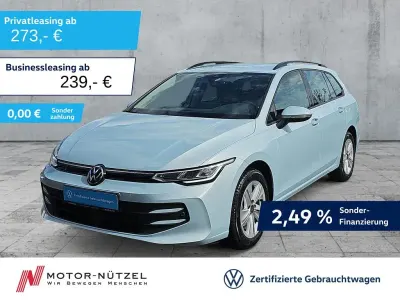Gebraucht VW Golf VIII Life 150 PS (110 kW) 2025 Blau Kombi