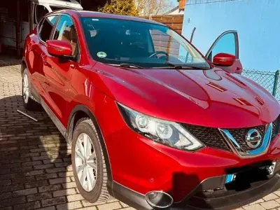 Gebraucht Nissan Qashqai Acenta 131 PS (96 kW) 2016 Rot SUV