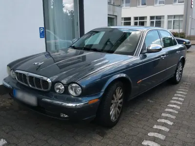 Gebraucht Jaguar XJ8 297 PS (218 kW) 2004 Silber Limousine
