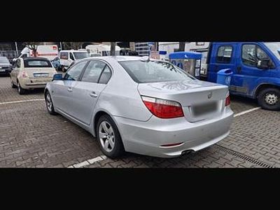 Gebraucht BMW 523 190 PS (139 kW) 2007 Silber Limousine