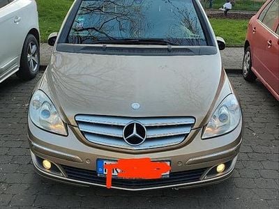 Mercedes B200