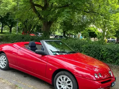 Gebraucht Alfa Romeo Spider 144 PS (105 kW) 1999 Rot Cabrio