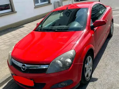 Gebraucht Opel Astra Cabriolet 140 PS (102 kW) 2007 Rot Cabrio