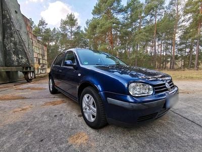 Second-hand VW Golf IV 75 CP (55 kW) 2002 Albastru Hatchback