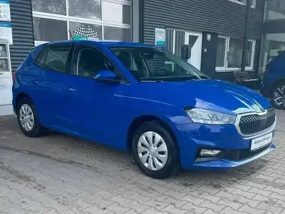 Gebraucht Skoda Fabia Essence 95 PS (69 kW) 2024 Blau Kleinwagen