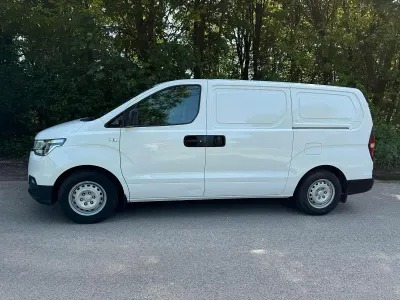 Gebraucht Hyundai H-1 116 PS (85 kW) 2019 Weiß Van / Kleinbus