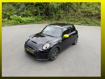 Gebraucht Mini Cooper SE 135 kW (184 PS) 2021 Schwarz Kleinwagen