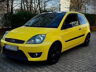 Second-hand Ford Fiesta Limited 101 CP (74 kW) 2006 Galben Hatchback