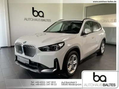Gebraucht BMW iX1 225 kW (306 PS) 2025 Alpinweiß SUV