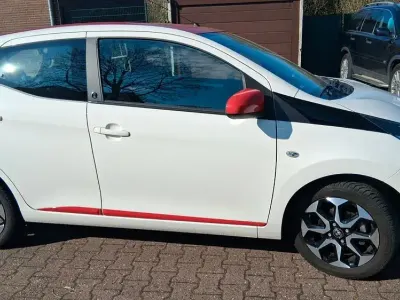 Używany Toyota Aygo X-play 72 KM (52 kW) 2020 Biały Hatchback