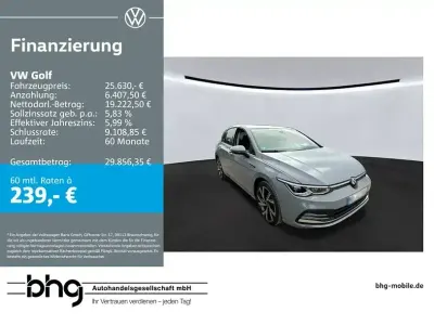 Gebraucht VW Golf VIII Style 131 PS (96 kW) 2024 Grau Limousine
