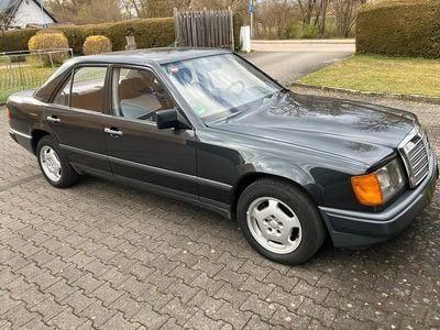 Second-hand Mercedes E230 1987 Negru Berlinǎ