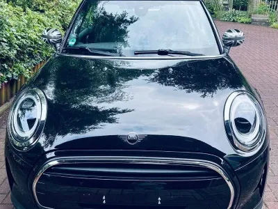 Gebraucht Mini Cooper Classic 136 PS (100 kW) 2021 Schwarz Kleinwagen