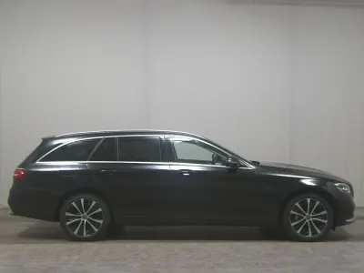 Gebraucht Mercedes E300 Avantgarde 306 PS (225 kW) 2020 Schwarz Kombi