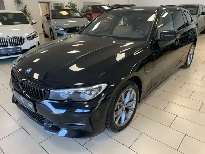 Gebraucht BMW 320e M Sport 204 PS (150 kW) 2022 Schwarz Kombi