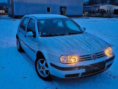 Silber Gebraucht 2001 VW Golf IV Kleinwagen | 1.050 € (Fairer Preis)